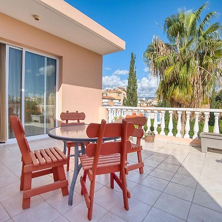 Diana 41 Beautiful Private Room In Apt Paphos Exterior foto